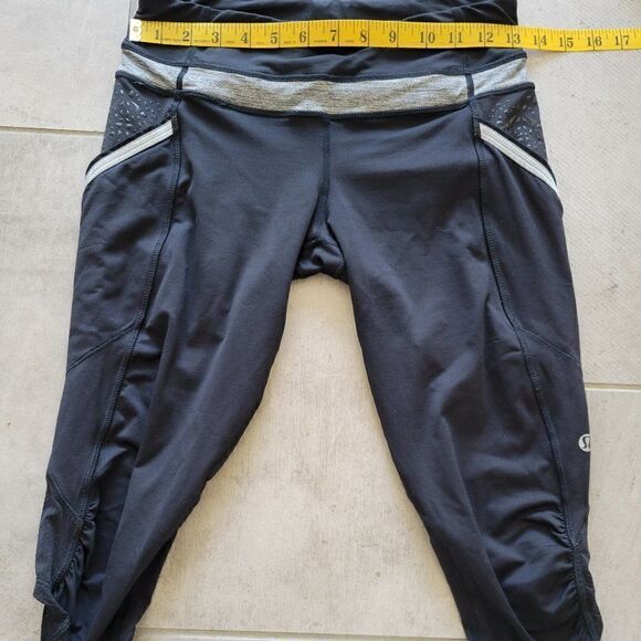 Lululemon Navy Cropped Leggings size 6‎ - Picture 8 of 10